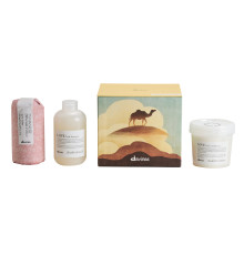 Подарунковий набір Davines LOVE Curl Box 2025