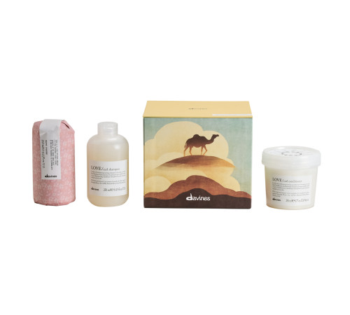 Подарунковий набір Davines LOVE Curl Box 2025